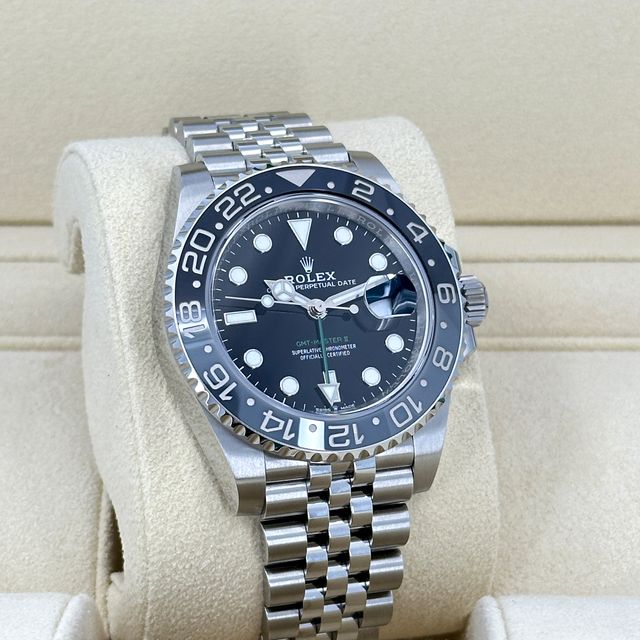 Rolex GMT Master II 126710 GRNR Image 2